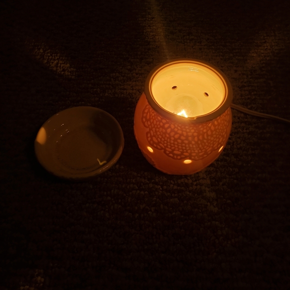 SCENTSY HEIRLOOM Full-Size Warmer RETIRED - Picture 4 of 7